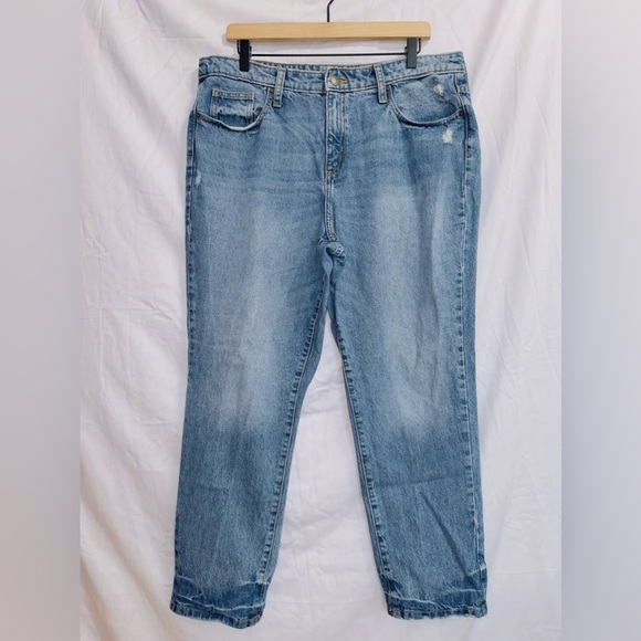Universal Thread Light Wash Denim High Rise Straight Leg Jean size 14/32 - Picture 1 of 6